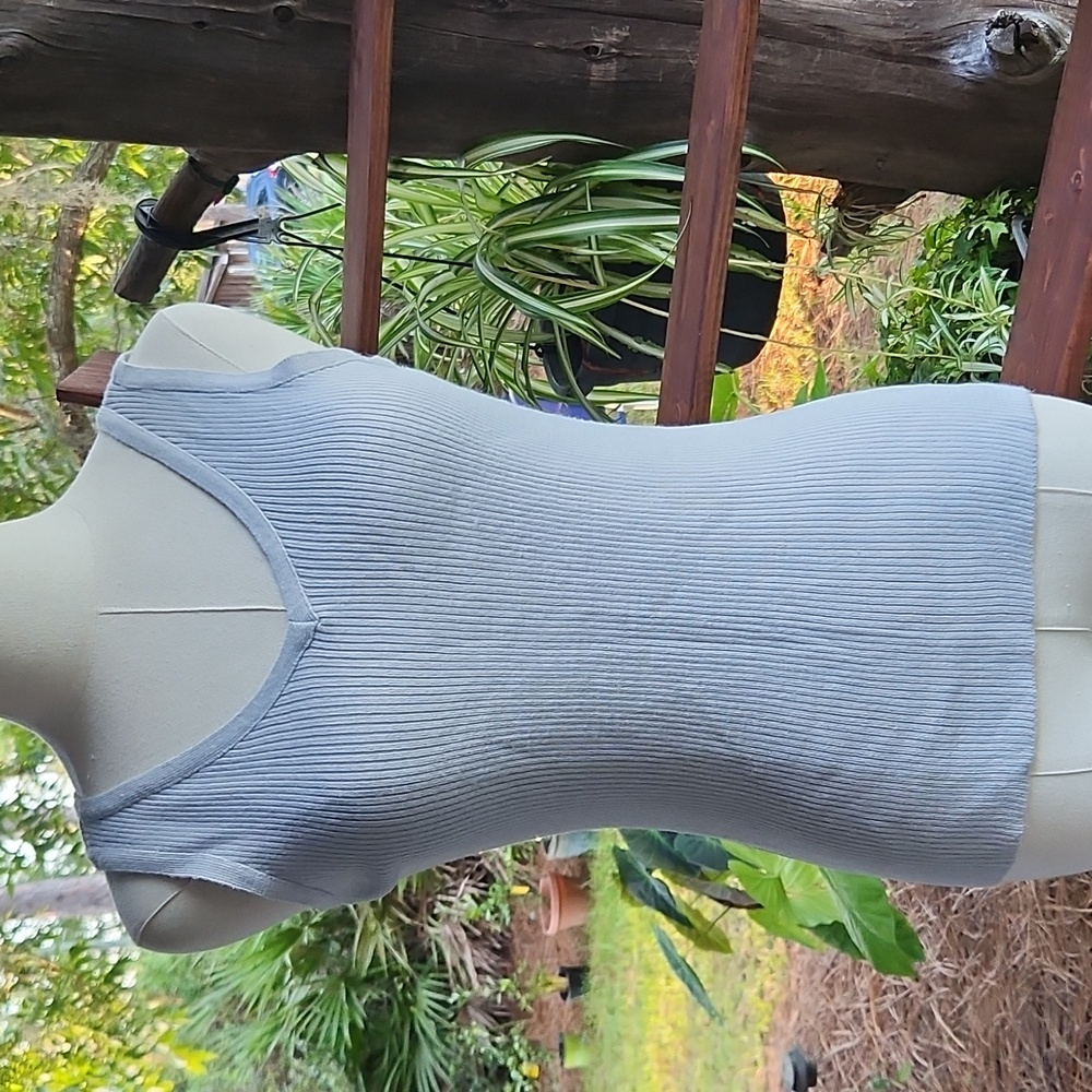 Tennis Clothing Company gray ribbed sleeveless tennis tank sweater